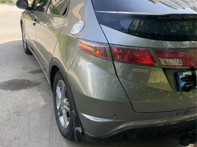 Серый Хонда Цивик, объемом двигателя 1.8 л и пробегом 170 тыс. км за 6600 $, фото 2 на Automoto.ua