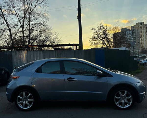 Серый Хонда Цивик, объемом двигателя 1.8 л и пробегом 282 тыс. км за 6300 $, фото 4 на Automoto.ua