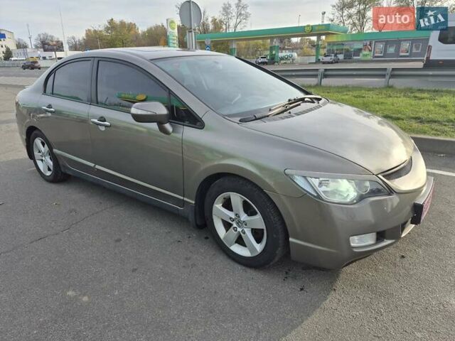 Серый Хонда Цивик, объемом двигателя 1.8 л и пробегом 181 тыс. км за 5200 $, фото 2 на Automoto.ua