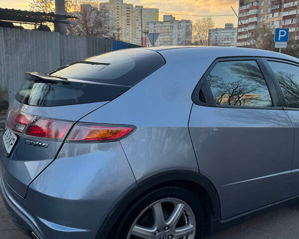 Серый Хонда Цивик, объемом двигателя 1.8 л и пробегом 282 тыс. км за 6300 $, фото 3 на Automoto.ua