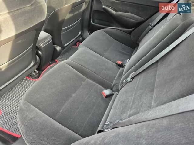 Серый Хонда Цивик, объемом двигателя 1.8 л и пробегом 181 тыс. км за 5200 $, фото 15 на Automoto.ua