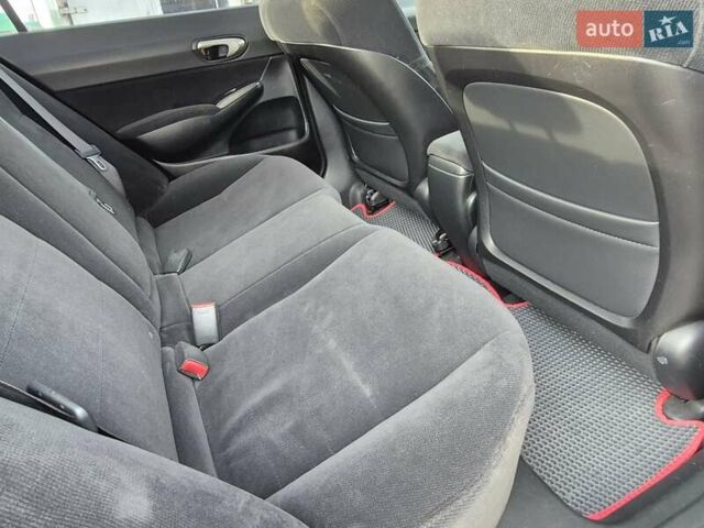 Серый Хонда Цивик, объемом двигателя 1.8 л и пробегом 181 тыс. км за 5200 $, фото 17 на Automoto.ua