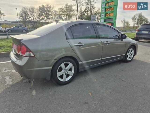 Серый Хонда Цивик, объемом двигателя 1.8 л и пробегом 181 тыс. км за 5200 $, фото 4 на Automoto.ua