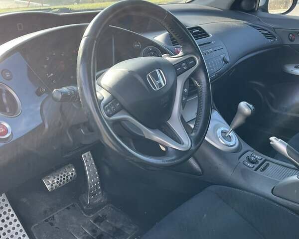 Хонда Цивик 2007 в Киеве на Automoto.ua Серый Хонда Цивик, объемом двигателя 1.8 л и пробегом 306 тыс. км за 5400 $, фото 6 на Automoto.ua