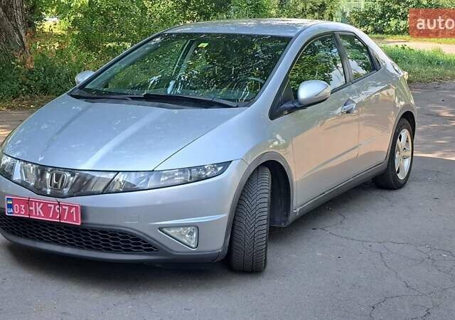 Серый Хонда Цивик, объемом двигателя 1.8 л и пробегом 207 тыс. км за 6100 $, фото 24 на Automoto.ua