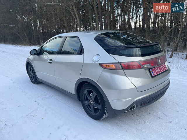 Серый Хонда Цивик, объемом двигателя 1.8 л и пробегом 164 тыс. км за 7200 $, фото 5 на Automoto.ua