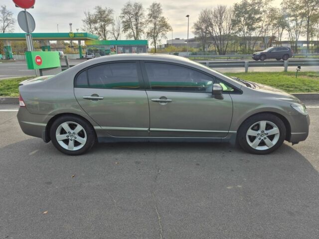 Серый Хонда Цивик, объемом двигателя 1.8 л и пробегом 181 тыс. км за 5200 $, фото 3 на Automoto.ua