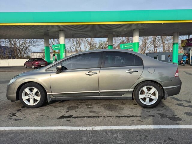 Серый Хонда Цивик, объемом двигателя 1.8 л и пробегом 181 тыс. км за 5200 $, фото 7 на Automoto.ua