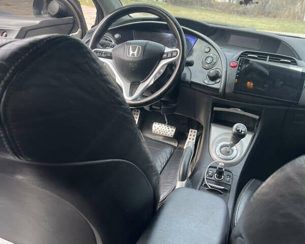 Сірий Хонда Сівік, об'ємом двигуна 1.8 л та пробігом 203 тис. км за 8500 $, фото 4 на Automoto.ua