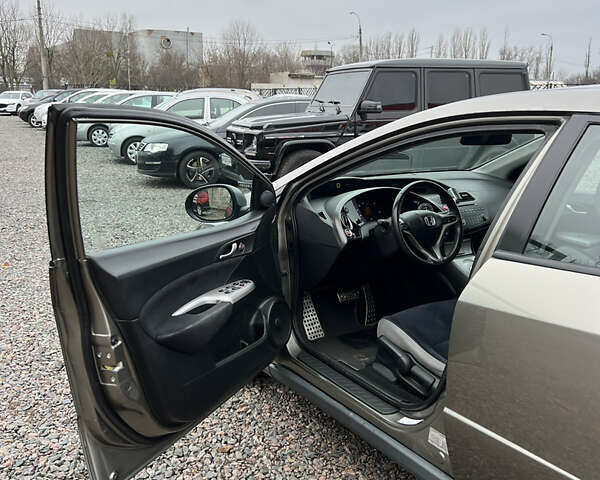 Серый Хонда Цивик, объемом двигателя 1.8 л и пробегом 195 тыс. км за 5800 $, фото 9 на Automoto.ua