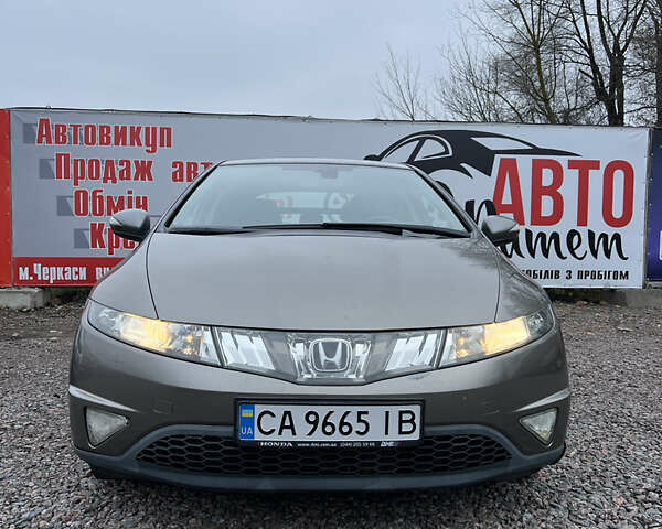 Серый Хонда Цивик, объемом двигателя 1.8 л и пробегом 195 тыс. км за 5800 $, фото 1 на Automoto.ua