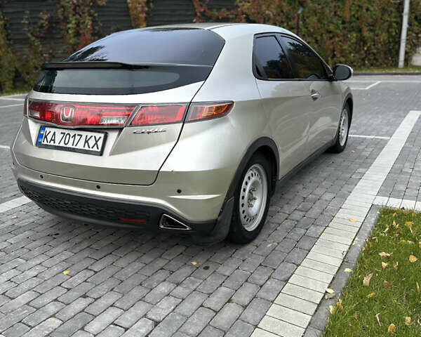 Серый Хонда Цивик, объемом двигателя 1.8 л и пробегом 217 тыс. км за 6200 $, фото 3 на Automoto.ua