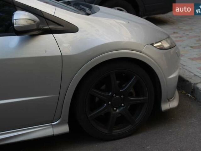 Серый Хонда Цивик, объемом двигателя 2 л и пробегом 251 тыс. км за 5700 $, фото 7 на Automoto.ua