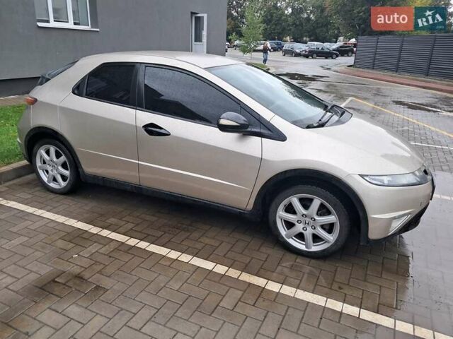 Серый Хонда Цивик, объемом двигателя 1.8 л и пробегом 230 тыс. км за 6500 $, фото 2 на Automoto.ua