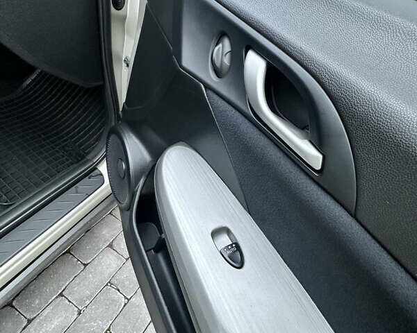 Серый Хонда Цивик, объемом двигателя 1.8 л и пробегом 217 тыс. км за 6200 $, фото 15 на Automoto.ua