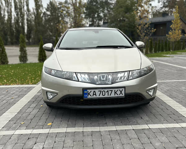 Серый Хонда Цивик, объемом двигателя 1.8 л и пробегом 217 тыс. км за 6200 $, фото 2 на Automoto.ua