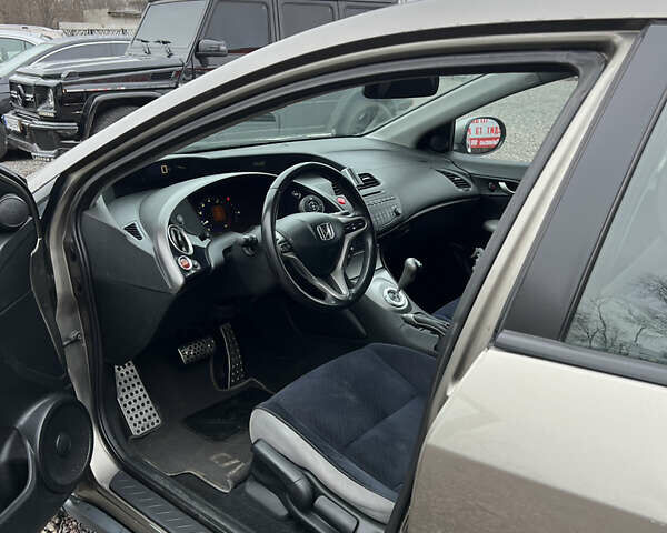 Серый Хонда Цивик, объемом двигателя 1.8 л и пробегом 195 тыс. км за 5800 $, фото 10 на Automoto.ua
