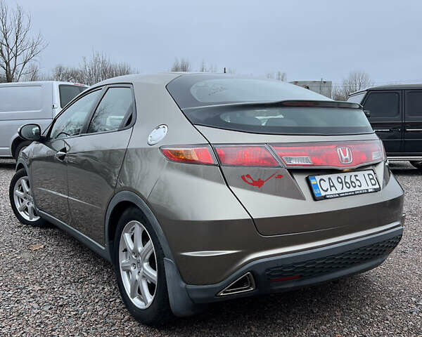 Серый Хонда Цивик, объемом двигателя 1.8 л и пробегом 195 тыс. км за 5800 $, фото 5 на Automoto.ua