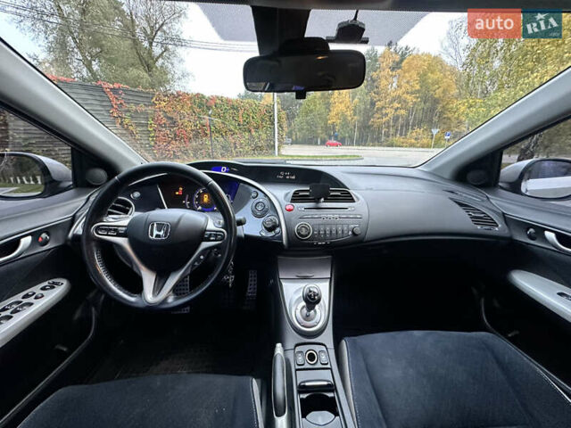 Серый Хонда Цивик, объемом двигателя 1.8 л и пробегом 217 тыс. км за 6200 $, фото 5 на Automoto.ua