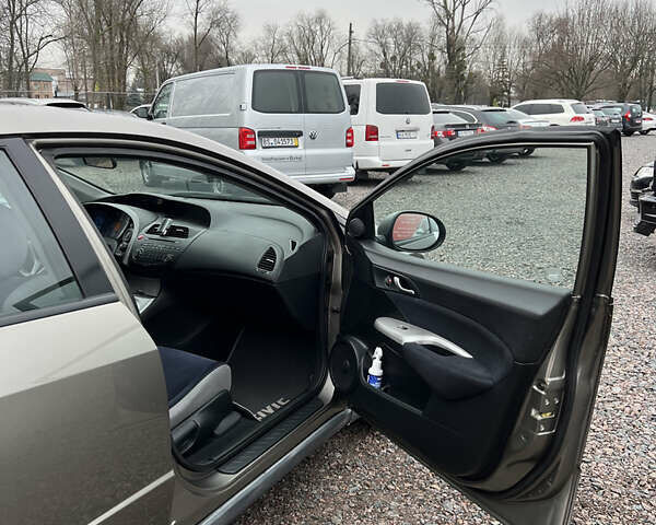 Серый Хонда Цивик, объемом двигателя 1.8 л и пробегом 195 тыс. км за 5800 $, фото 14 на Automoto.ua