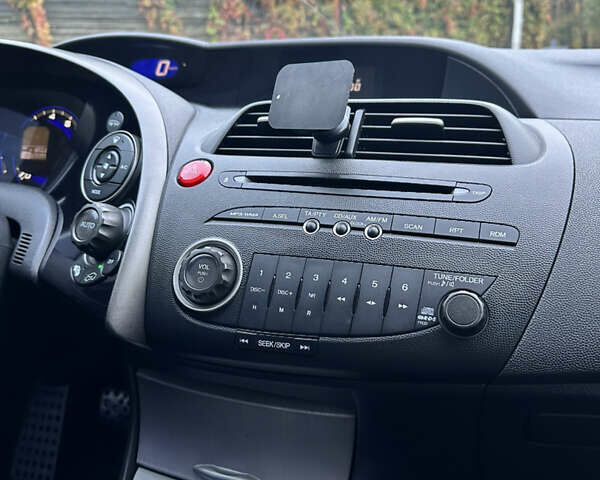 Серый Хонда Цивик, объемом двигателя 1.8 л и пробегом 217 тыс. км за 6200 $, фото 7 на Automoto.ua