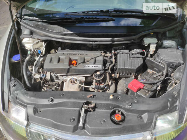 Сірий Хонда Сівік, об'ємом двигуна 1.8 л та пробігом 294 тис. км за 6000 $, фото 4 на Automoto.ua