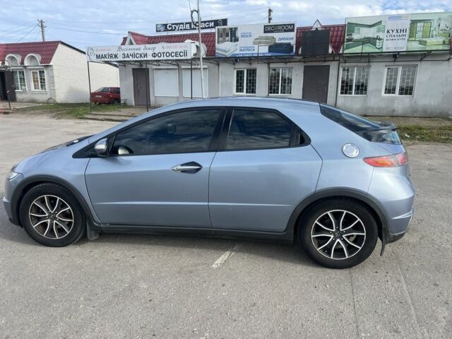 Серый Хонда Цивик, объемом двигателя 1.8 л и пробегом 211 тыс. км за 4600 $, фото 4 на Automoto.ua