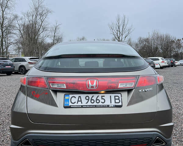 Серый Хонда Цивик, объемом двигателя 1.8 л и пробегом 195 тыс. км за 5800 $, фото 4 на Automoto.ua