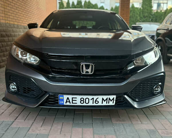 Серый Хонда Цивик, объемом двигателя 1.5 л и пробегом 102 тыс. км за 17400 $, фото 1 на Automoto.ua