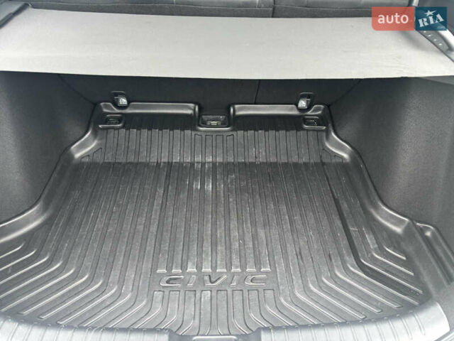Серый Хонда Цивик, объемом двигателя 1.5 л и пробегом 124 тыс. км за 15500 $, фото 31 на Automoto.ua