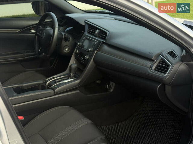 Серый Хонда Цивик, объемом двигателя 1.5 л и пробегом 74 тыс. км за 12800 $, фото 20 на Automoto.ua