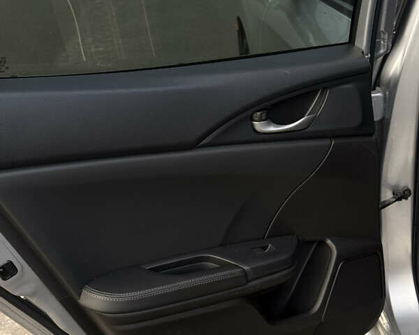 Серый Хонда Цивик, объемом двигателя 1.5 л и пробегом 74 тыс. км за 12800 $, фото 27 на Automoto.ua