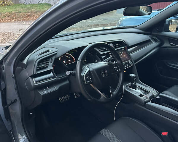 Серый Хонда Цивик, объемом двигателя 1.5 л и пробегом 29 тыс. км за 15900 $, фото 7 на Automoto.ua