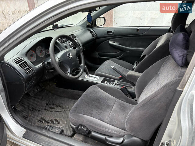 Хонда Цивик 2002 в Черновцах на Automoto.ua Серый Хонда Цивик, объемом двигателя 1.7 л и пробегом 180 тыс. км за 3850 $, фото 8 на Automoto.ua