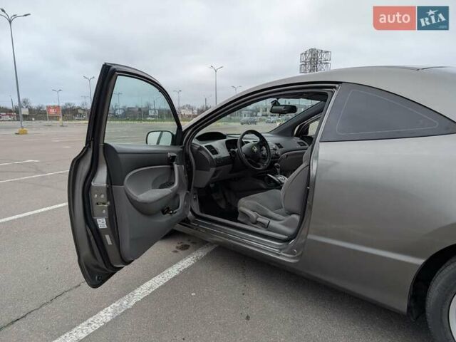 Сірий Хонда Сівік, об'ємом двигуна 1.8 л та пробігом 119 тис. км за 6500 $, фото 9 на Automoto.ua