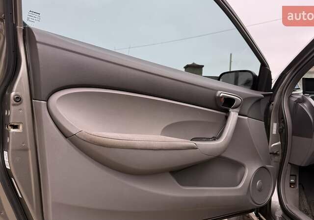 Серый Хонда Цивик, объемом двигателя 1.8 л и пробегом 143 тыс. км за 6999 $, фото 21 на Automoto.ua