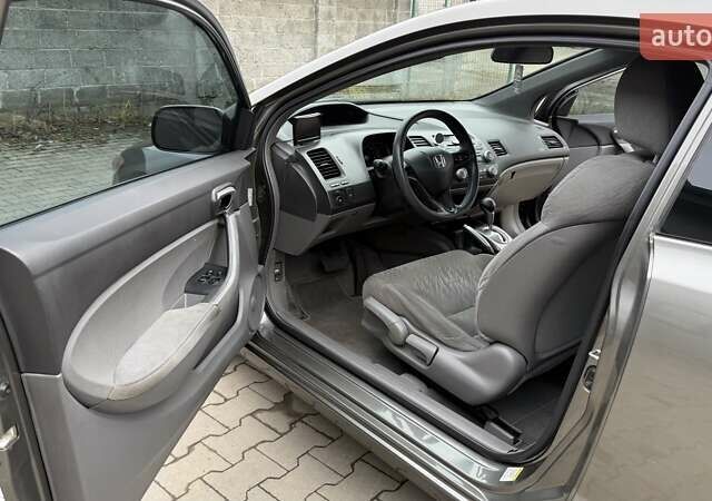 Серый Хонда Цивик, объемом двигателя 1.8 л и пробегом 143 тыс. км за 6999 $, фото 9 на Automoto.ua