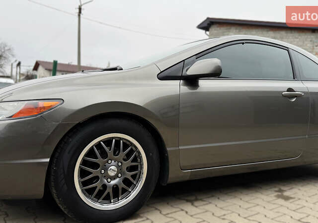 Серый Хонда Цивик, объемом двигателя 1.8 л и пробегом 143 тыс. км за 6999 $, фото 3 на Automoto.ua