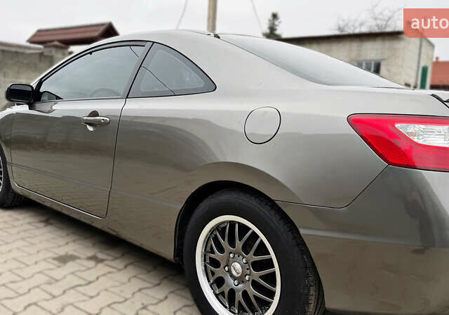 Серый Хонда Цивик, объемом двигателя 1.8 л и пробегом 143 тыс. км за 6999 $, фото 2 на Automoto.ua