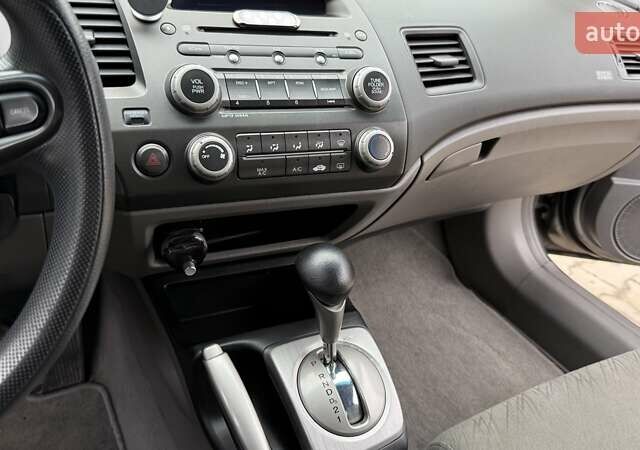 Серый Хонда Цивик, объемом двигателя 1.8 л и пробегом 143 тыс. км за 6999 $, фото 13 на Automoto.ua