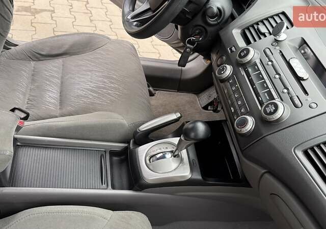 Серый Хонда Цивик, объемом двигателя 1.8 л и пробегом 143 тыс. км за 6999 $, фото 17 на Automoto.ua