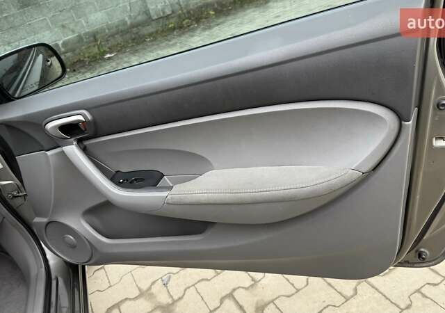 Серый Хонда Цивик, объемом двигателя 1.8 л и пробегом 143 тыс. км за 6999 $, фото 22 на Automoto.ua