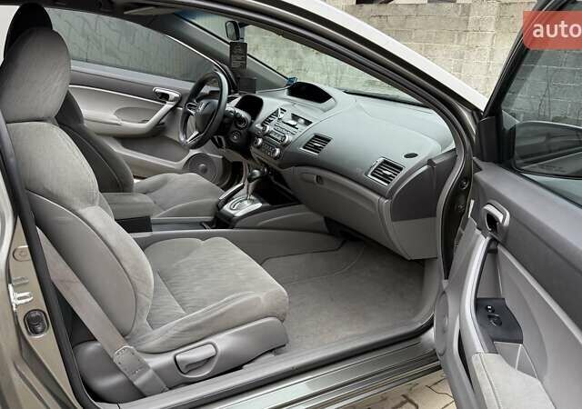 Серый Хонда Цивик, объемом двигателя 1.8 л и пробегом 143 тыс. км за 6999 $, фото 8 на Automoto.ua