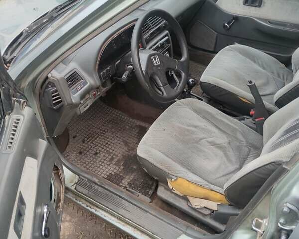 Серый Хонда Цивик, объемом двигателя 1.5 л и пробегом 250 тыс. км за 1418 $, фото 3 на Automoto.ua