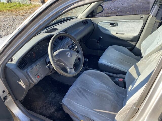 Серый Хонда Цивик, объемом двигателя 1.5 л и пробегом 139 тыс. км за 1100 $, фото 4 на Automoto.ua