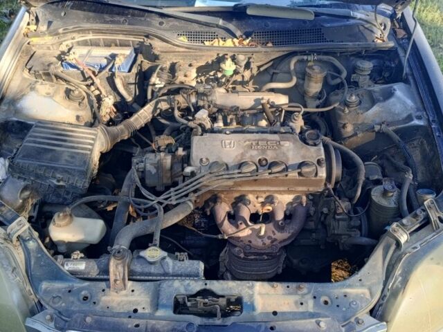 Серый Хонда Цивик, объемом двигателя 0 л и пробегом 280 тыс. км за 750 $, фото 2 на Automoto.ua