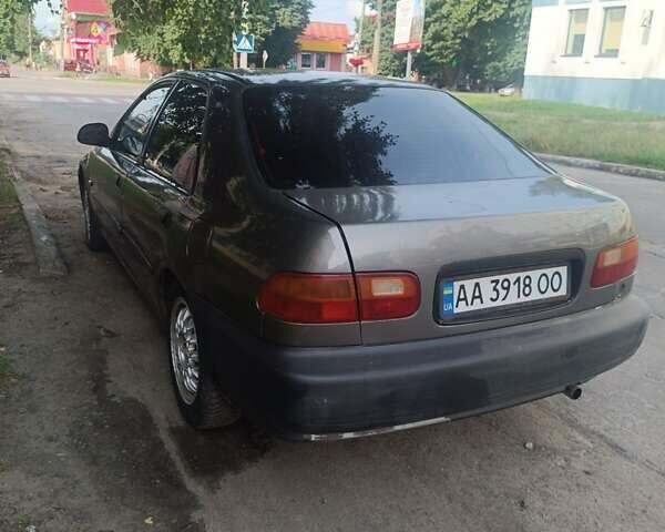Серый Хонда Цивик, объемом двигателя 1.6 л и пробегом 450 тыс. км за 2100 $, фото 2 на Automoto.ua