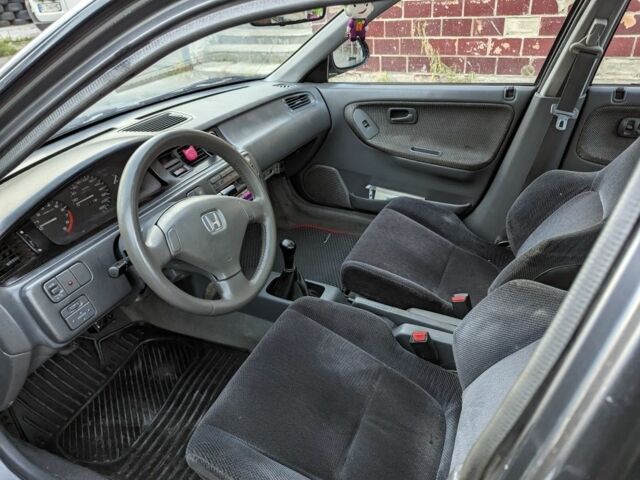 Серый Хонда Цивик, объемом двигателя 1.5 л и пробегом 345 тыс. км за 2000 $, фото 3 на Automoto.ua