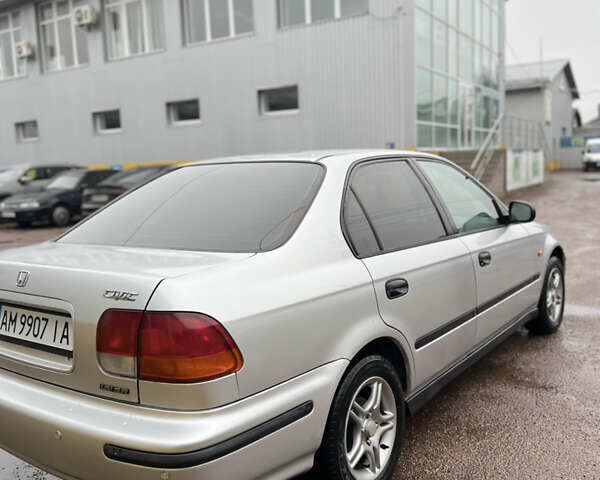 Серый Хонда Цивик, объемом двигателя 1.6 л и пробегом 237 тыс. км за 3400 $, фото 3 на Automoto.ua