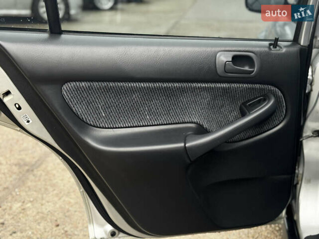 Сірий Хонда Сівік, об'ємом двигуна 1.6 л та пробігом 236 тис. км за 3333 $, фото 33 на Automoto.ua